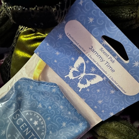 Scentsy Jammy Time Plush Tex the T-Rex - Picture 3 of 3